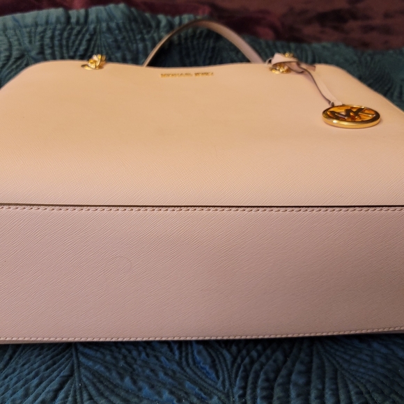 New with tags Michael Kors purse - Picture 7 of 8